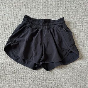Lululemon tracker shorts size 4